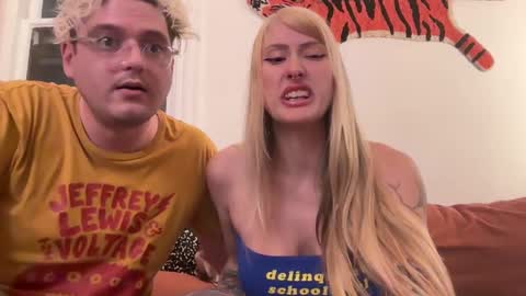 Snapshot of toobna2 chatting on 09.20.25 toobna2 online show from 09.20.25