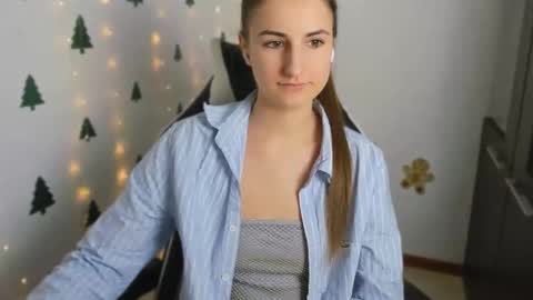 Snapshot of tooboringgirl chatting on 02.18.25 Alisson online show from 02.18.25