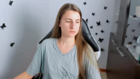 Snapshot of tooboringgirl chatting on 09.09.25 Alisson online show from 09.09.25