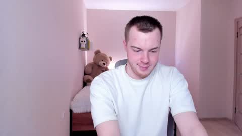 Snapshot of toohornyserj chatting on 01.04.25 toohornyserj online show from 01.04.25