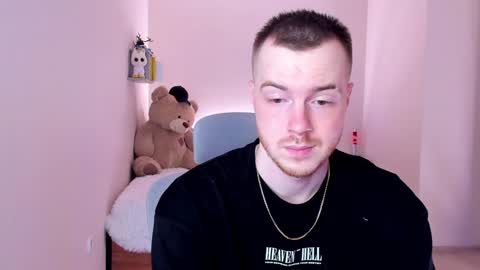 Snapshot of toohornyserj chatting on 01.10.25 toohornyserj online show from 01.10.25