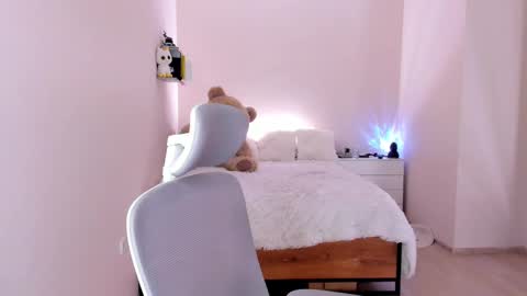 Snapshot of toohornyserj chatting on 02.14.25 toohornyserj online show from 02.14.25