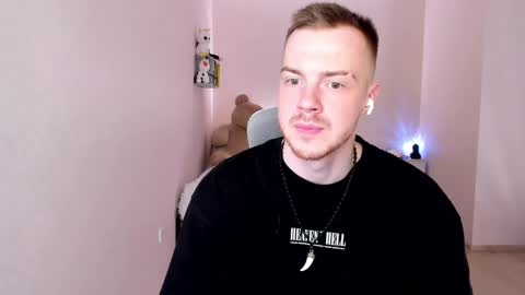 Snapshot of toohornyserj chatting on 03.02.25 toohornyserj online show from 03.02.25