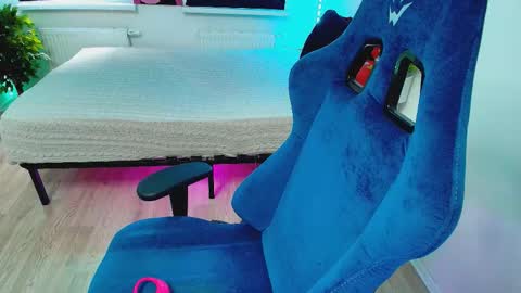 topcranberry online show from 10.15.25