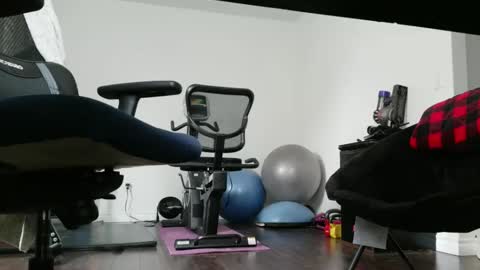 Top Floor Temptress online show from 10.30.25