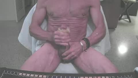 Snapshot of topfortwinks chatting on 11.20.25 topfortwinks online show from 11.20.25