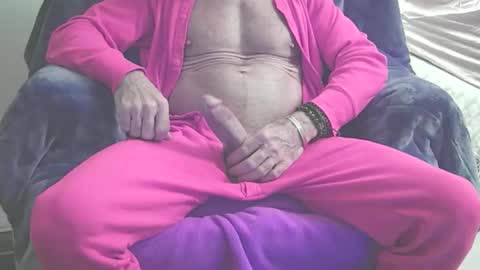 Snapshot of topfortwinks chatting on 11.26.25 topfortwinks online show from 11.26.25