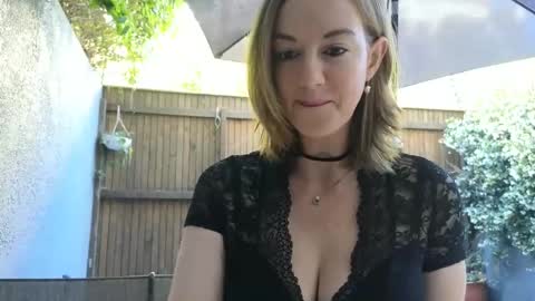 Snapshot of topsywilde chatting on 11.20.25 Topsy online show from 11.20.25