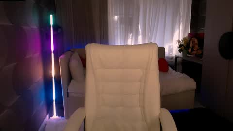 tori_blond online show from 04.01.26