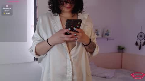 Snapshot of tori_just chatting on 11.13.25 tori_just online show from 11.13.25