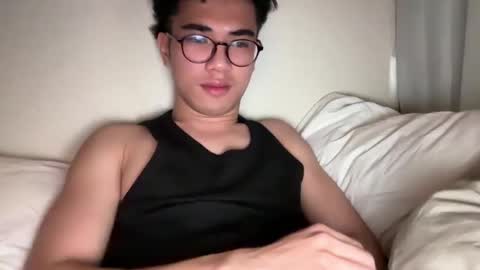 Snapshot of toshikaro0 chatting on 12.27.24 Karo online show from 12.27.24