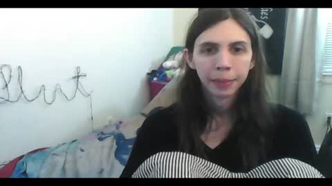 Snapshot of totalfuckingadorable chatting on 06.10.26 Luna online show from 06.10.26