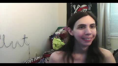 Snapshot of totalfuckingadorable chatting on 06.12.26 Luna online show from 06.12.26