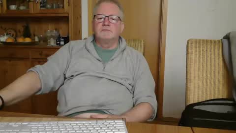 Snapshot of toto758 chatting on 01.01.25 toto758 online show from 01.01.25