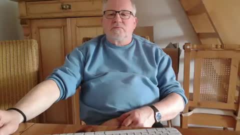 Snapshot of toto758 chatting on 02.20.25 toto758 online show from 02.20.25