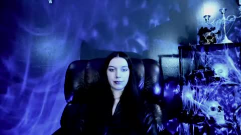 Snapshot of toxicdomme chatting on 04.17.26 toxicdomme online show from 04.17.26