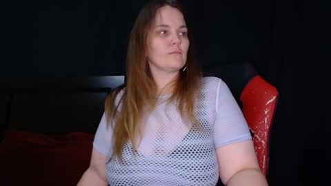 Snapshot of toxiclilly chatting on 04.17.26 Lilly Miss Mistress Goddess Maam Queen Boss online show from 04.17.26