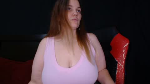 Snapshot of toxiclilly chatting on 04.18.26 Lilly Miss Mistress Goddess Maam Queen Boss online show from 04.18.26