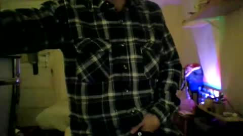 Snapshot of toyboysquirt chatting on 05.20.26 toyboysquirt online show from 05.20.26