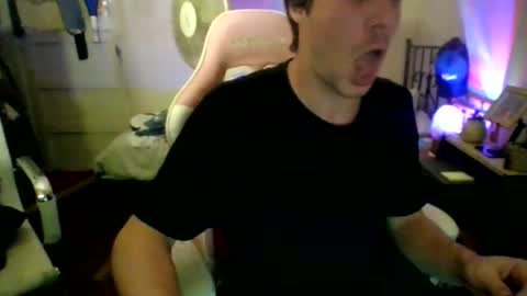 Snapshot of toyboysquirt chatting on 06.07.26 toyboysquirt online show from 06.07.26