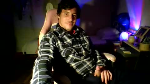 Snapshot of toyboysquirt chatting on 06.10.26 toyboysquirt online show from 06.10.26