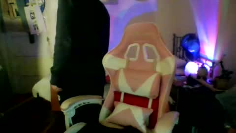 Snapshot of toyboysquirt chatting on 06.12.26 toyboysquirt online show from 06.12.26
