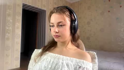 Snapshot of traceehuisenga chatting on 07.27.26 Liv 1st day online show from 07.27.26