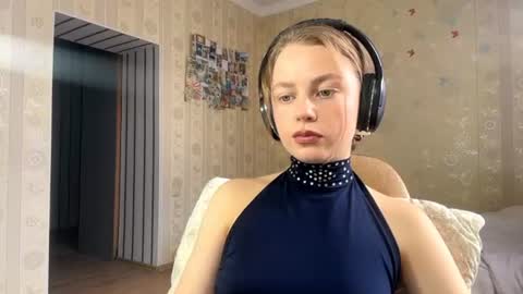 Snapshot of traceehuisenga chatting on 07.28.26 Liv 1st day online show from 07.28.26