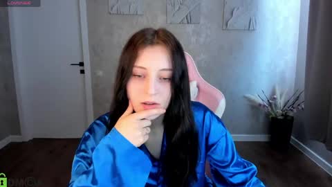 tracey_gill online show from 06.01.26