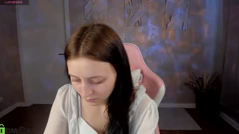 tracey_gill online show from 06.08.26