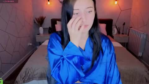 tracey_gill online show from 07.24.26