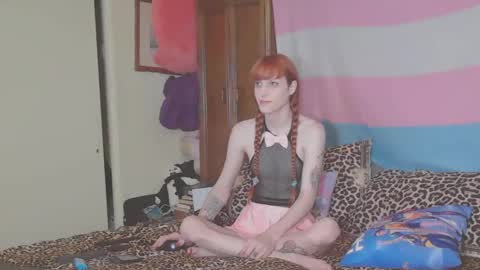 Snapshot of transgirlv chatting on 09.28.25 RayaBoone online show from 09.28.25