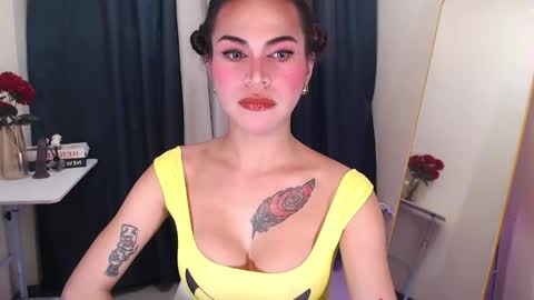 Snapshot of transgoddessselena chatting on 05.30.26 Selena the real cummer online show from 05.30.26