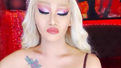 KYLIE BELLA  TS online show from 03.12.25