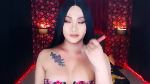 Snapshot of transplayfullolivia chatting on 04.23.26 KYLIE BELLA TS online show from 04.23.26