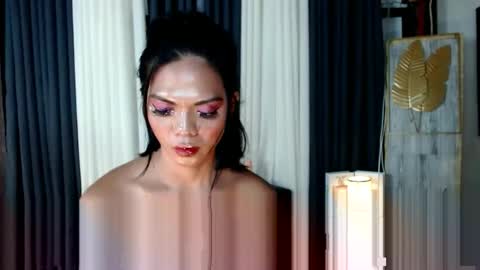 Snapshot of transsitips chatting on 11.26.25 transsitips online show from 11.26.25