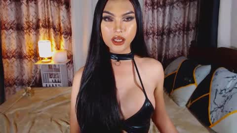 Snapshot of transuniverseph chatting on 01.17.25 TransUNIVERSEph online show from 01.17.25