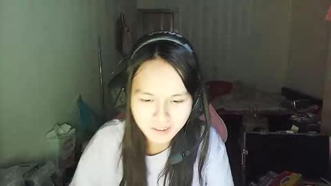 Snapshot of transveil chatting on 11.04.25 transveil online show from 11.04.25