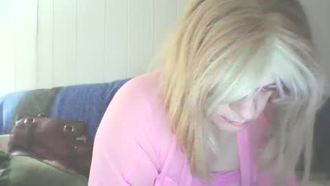 Snapshot of traphouseslutbunny4fun chatting on 01.26.25 traphouseslutbunny4fun online show from 01.26.25