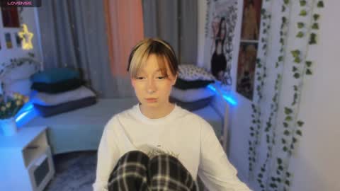 Snapshot of trapsaintgirl chatting on 01.14.25 Nyuta Hartmann online show from 01.14.25