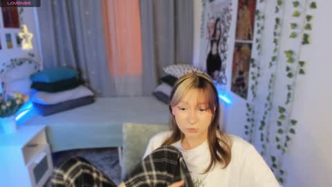 Snapshot of trapsaintgirl chatting on 01.14.25 Nyuta Hartmann online show from 01.14.25