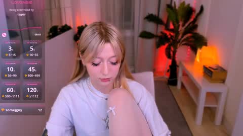 Snapshot of trapsaintgirl chatting on 02.07.25 Nyuta Hartmann online show from 02.07.25