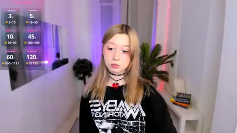 Snapshot of trapsaintgirl chatting on 03.12.25 Nyuta Hartmann online show from 03.12.25