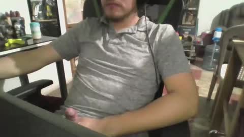 Snapshot of traveler_92 chatting on 11.18.25 traveler_92 online show from 11.18.25