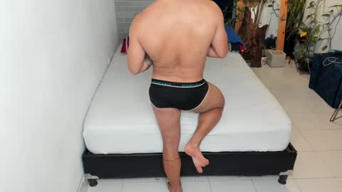 Snapshot of travis_bakerr chatting on 02.08.25 travis bakerr online show from 02.08.25