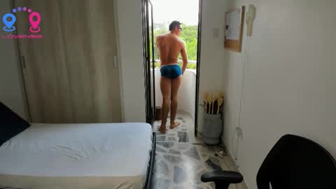 Snapshot of travis_bakerr chatting on 11.23.25 travis bakerr online show from 11.23.25