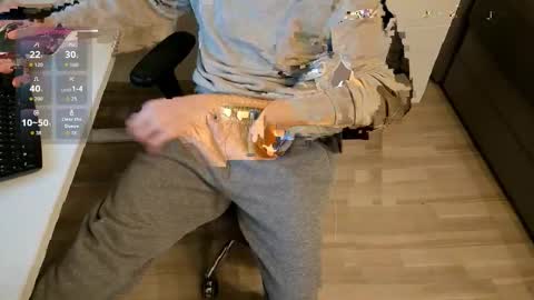 Snapshot of tree1989 chatting on 12.18.25 tree1989 online show from 12.18.25