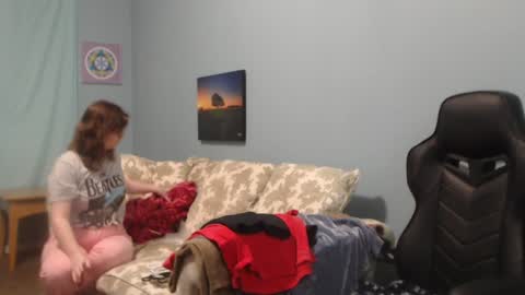 Snapshot of treejeanne chatting on 01.04.25 TreeJeanne online show from 01.04.25