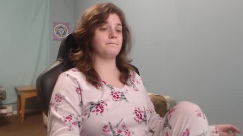 Snapshot of treejeanne chatting on 02.06.25 TreeJeanne online show from 02.06.25