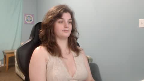 Snapshot of treejeanne chatting on 02.19.25 TreeJeanne online show from 02.19.25